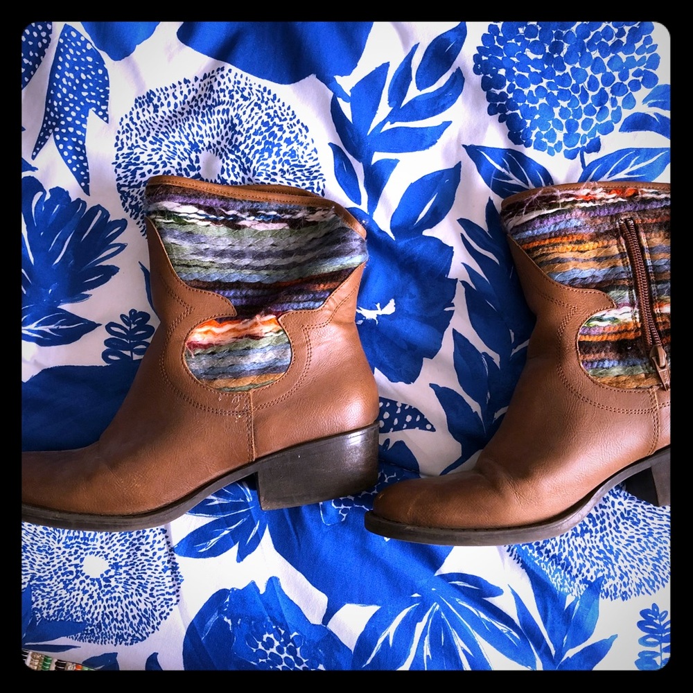 Cute little fall booties👢